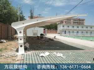 陕西省西安市草滩八路陕西建工项目部停车棚工程