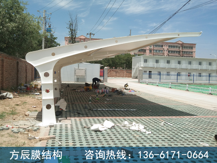 陕西省西安市草滩八路陕西建工项目部停车棚